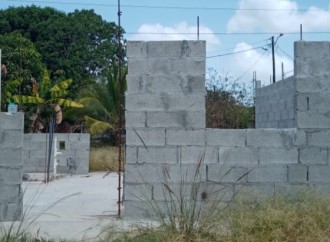 Inician trabajos de mejora y reconstrucción de viviendas en antiguo proyecto Las Praderas en Colón