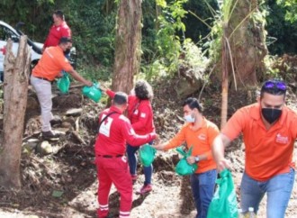 Fundación CWP entrega donativo a la Cruz Roja Panameña para llevar ayuda a damnificados en la Provincia de Chiriquí