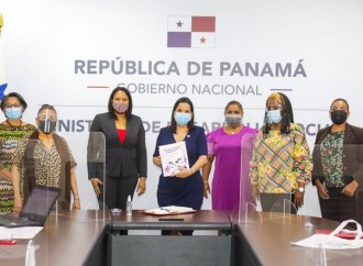 Ministra Castillo aboga por mayor participación de mujeres en vida política