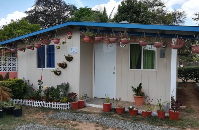 Entregan 7 viviendas de interés social a familias en Tocumen