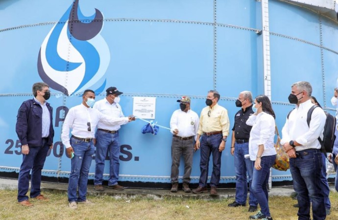 Gobierno entrega nuevo sistema de abastecimiento de agua potable para Antón
