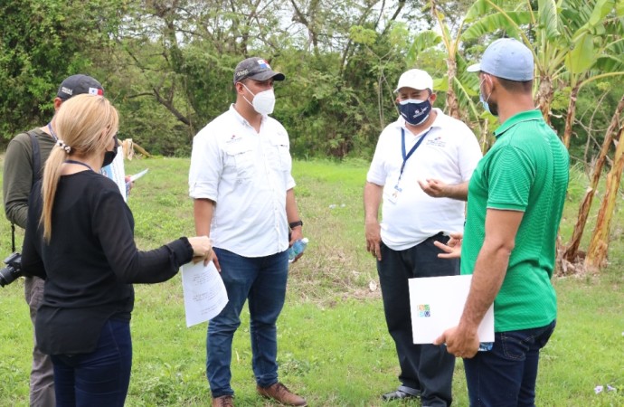 Autoridades buscan espacios para implementar programas ambientales en Chitré y Las Tablas