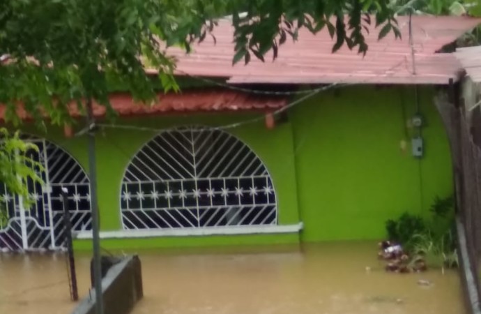 Sinaproc atiende afectados por lluvias en Colón