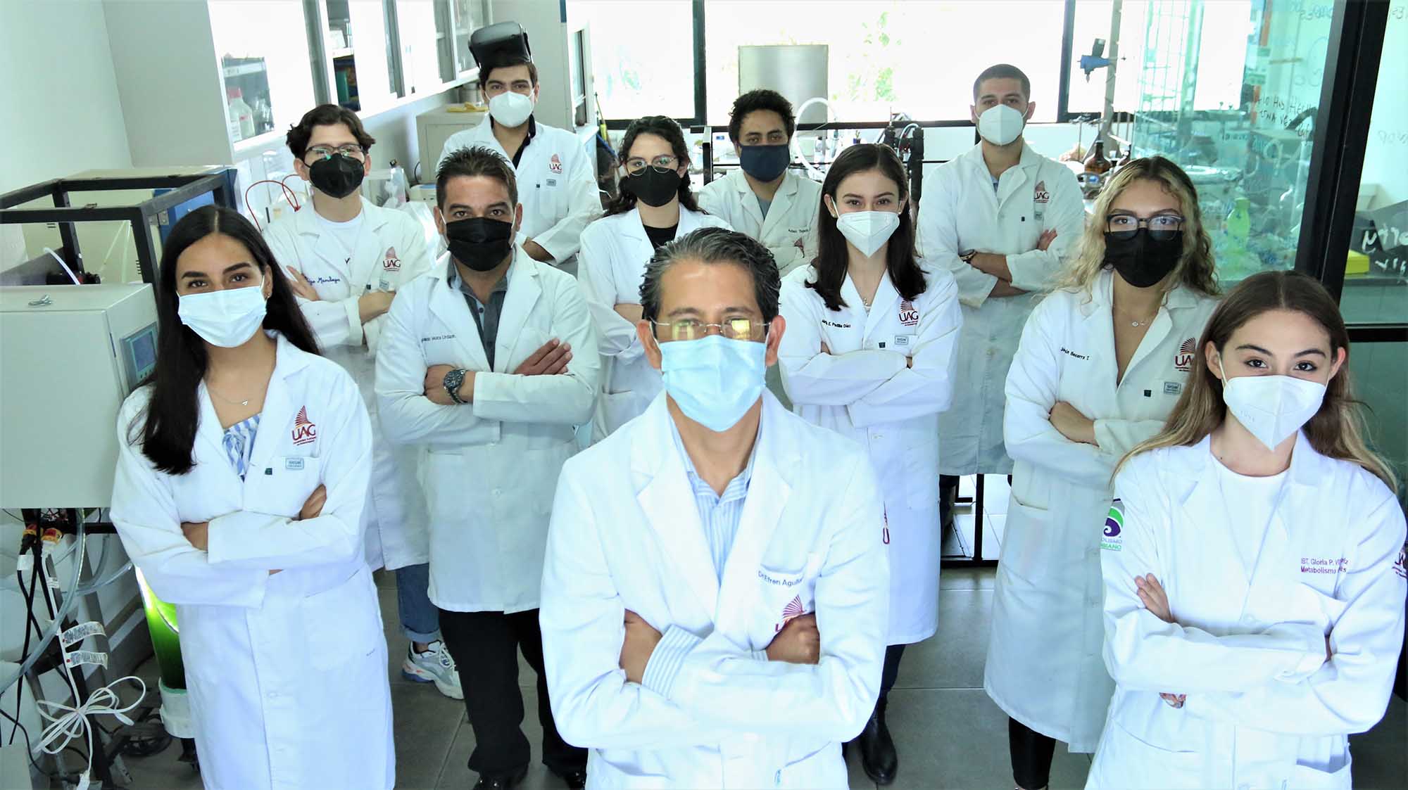 Dr. Efrén Aguilar Garnica y su equipo de investigadores