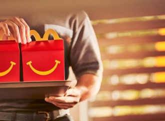 Arcos Dorados elimina los colorantes y saborizantes artificiales de los productos de la Cajita Feliz de McDonald’s