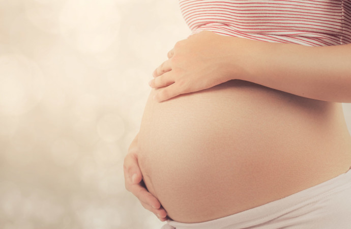 Mujeres embarazadas o que planean estarlo pueden vacunarse con seguridad contra la COVID-19