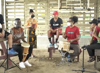 Artistas veteranos apoyan a nuevos talentos mediante “Padrinos del Barrio”