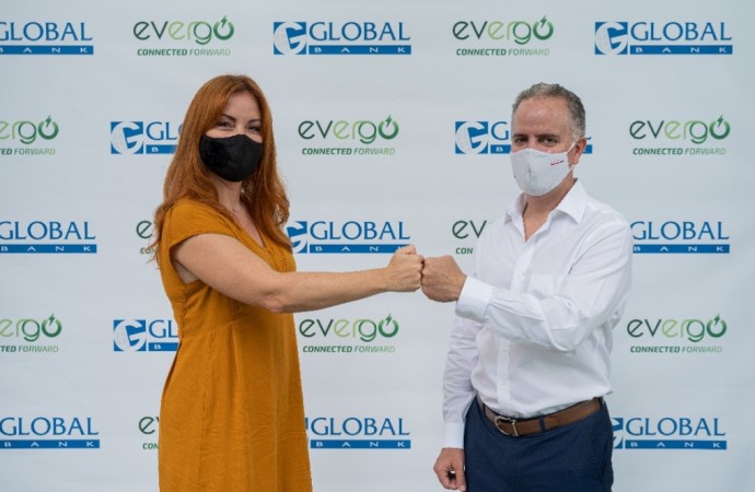 Evergo y Global Bank firman alianza para promover movilidad eléctrica en Panamá