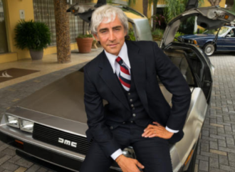 La historia de Jhon Delorean creador del icónico auto de Volver al futuro llega a Universal TV