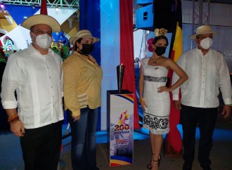 Aguadulceños reciben con actividades culturales la Antorcha Bicentenario