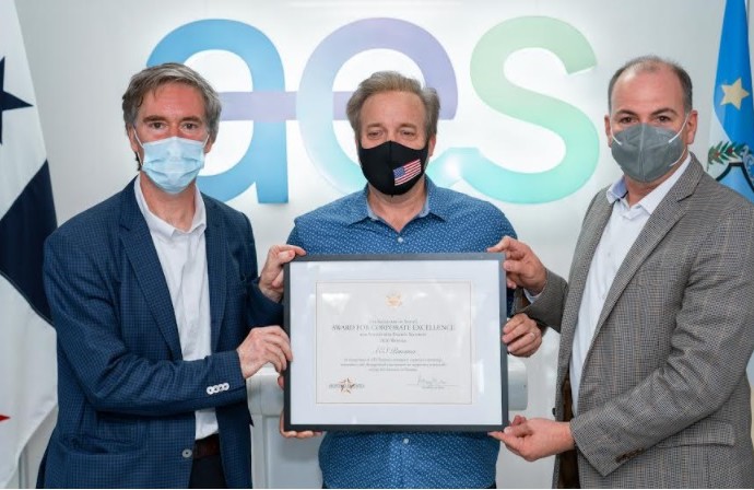 AES recibe «Premio a la Excelencia Corporativa» por su compromiso con la seguridad energética sostenible