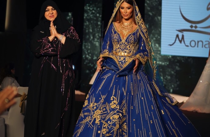 Bárbara Castellanos debuta en Arab Fashion Week de Dubái y recibe premio como modelo host