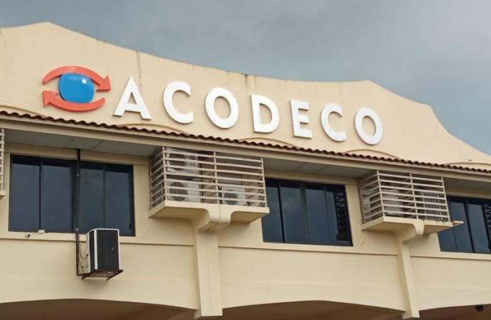 Acodeco demanda a un banco por cláusulas abusivas en contrato de adhesión