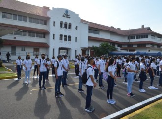 Primera Escuela Pública de Panamá inicia Proceso de Autorización para Implementar el Programa del Diploma de la Organización del Bachillerato Internacional