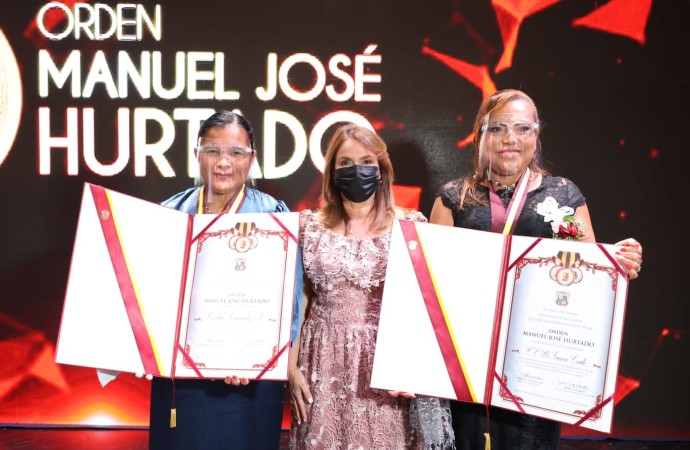 Docente de Panamá Oeste y escuela de Coclé ganan la Orden Manuel José Hurtado
