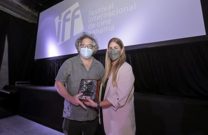 Película panameña «Plaza Catedral» de Abner Benaim ganó el premio del público durante ceremonia de clausura de la 10° edición de IFF Panamá