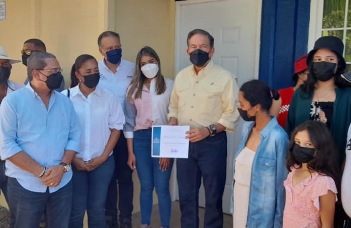 Presidente Cortizo beneficia a 74 familias con viviendas en Alanje, Boquerón y Bugaba