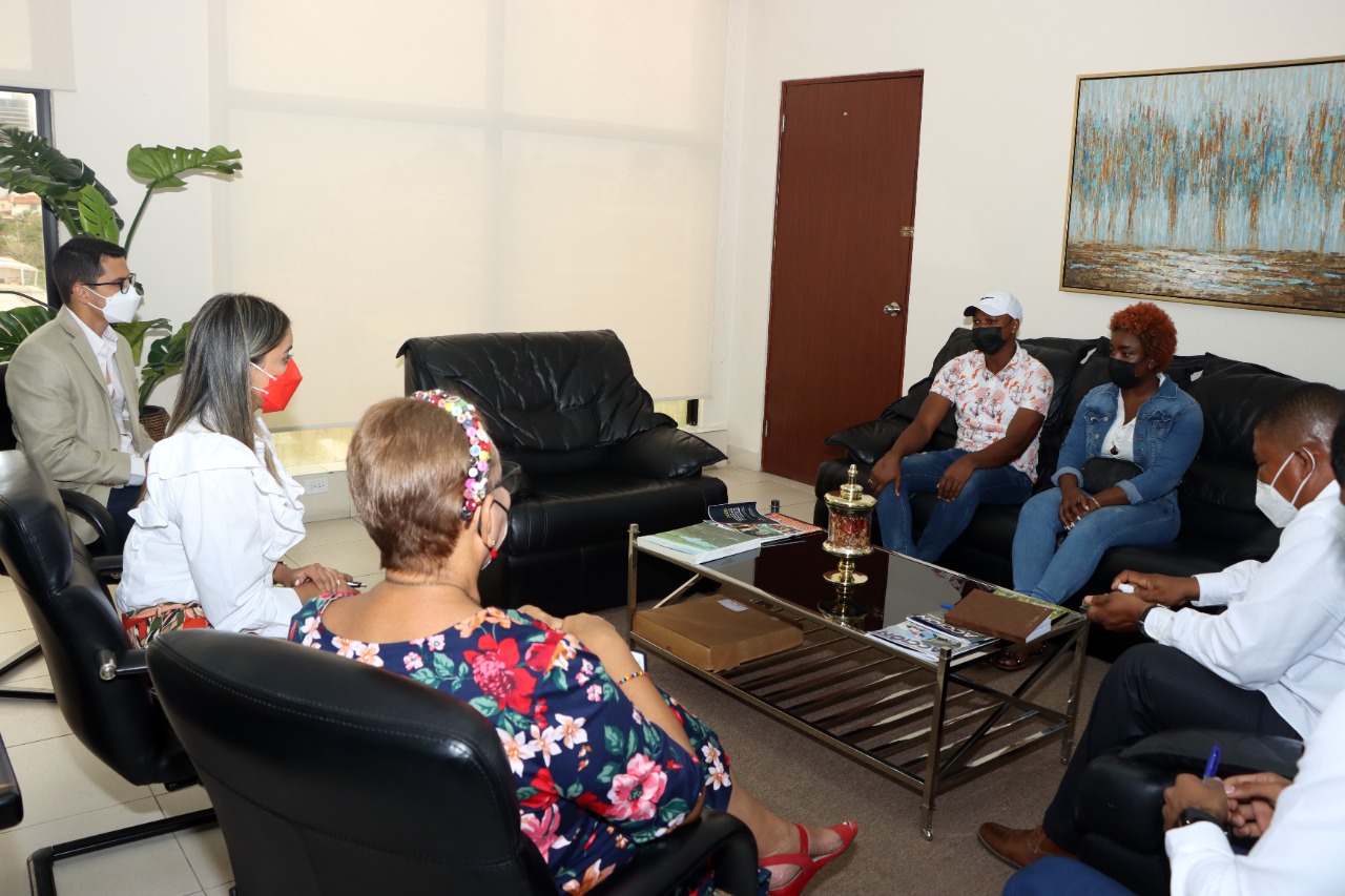 Foto: Reunión de Familia con Autoridades del Miviot
