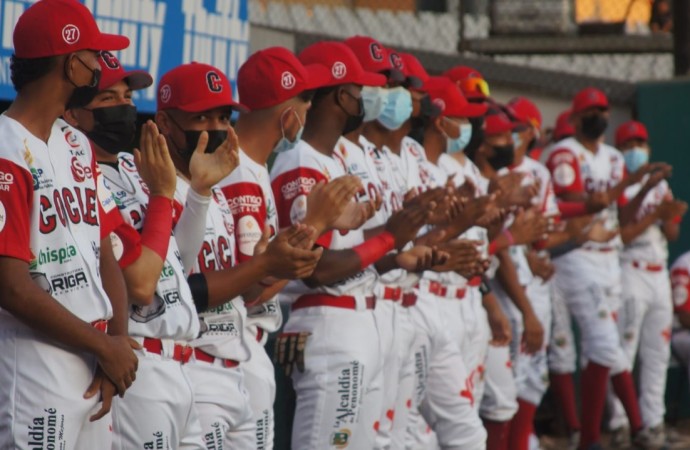 Cobre Panamá promueve el béisbol juvenil