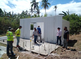 Avanza construcción de viviendas por licitación en Panamá Oeste