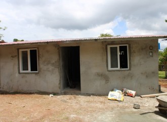 Miviot construye cuatro viviendas para familias de extrema pobreza en Panamá Oeste
