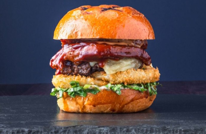 “La Costilla de Adán”: la hamburguesa que está marcando tendencia en el Burger Week 2022