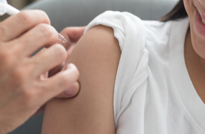 Mitos y realidades de la vacunación: La importancia de vacunar a las niñas contra el VPH