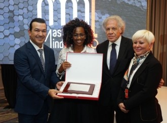 Vicepresidenta de Costa Rica recibió en Miami el Premio Executive Mastermind Latino 2022