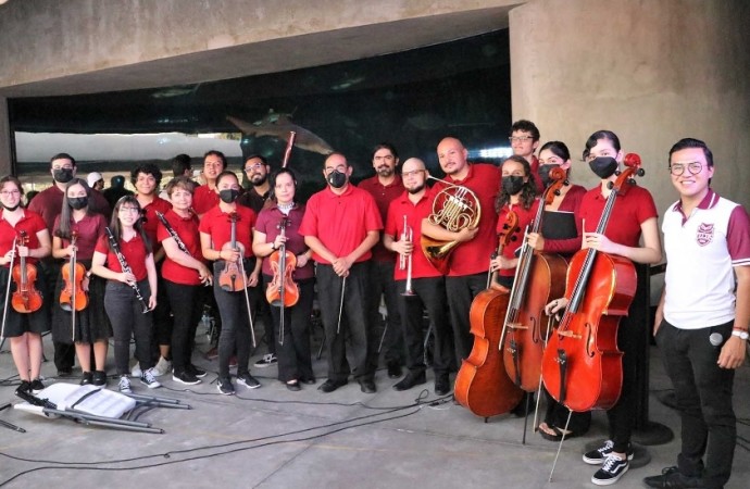 Orquesta de la UAG llena de música el Acuario Michin