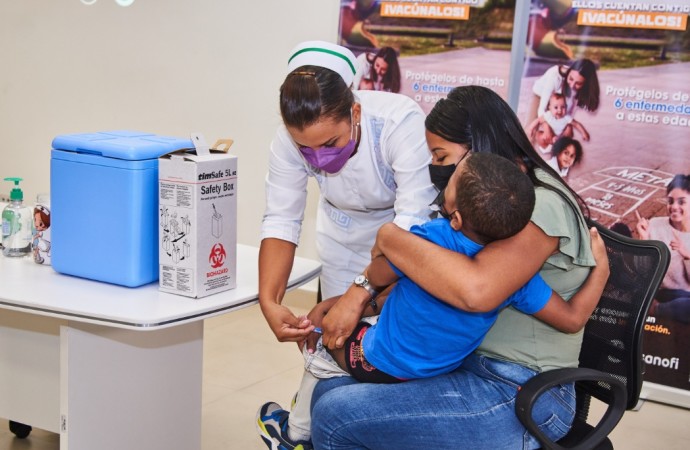Panamá a la vanguardia en los programas de vacunación en Latinoamérica