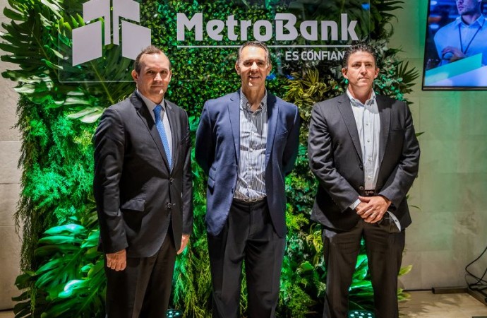 MetroBank y PayPal firman alianza estratégica para impulsar pago electrónico