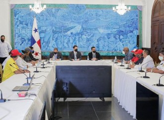 Comisión recibe en la Presidencia a Organizaciones Sindicales del país