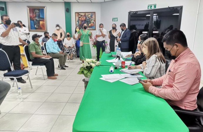Meduca se reúnen con asociación de educadores de Chiriquí