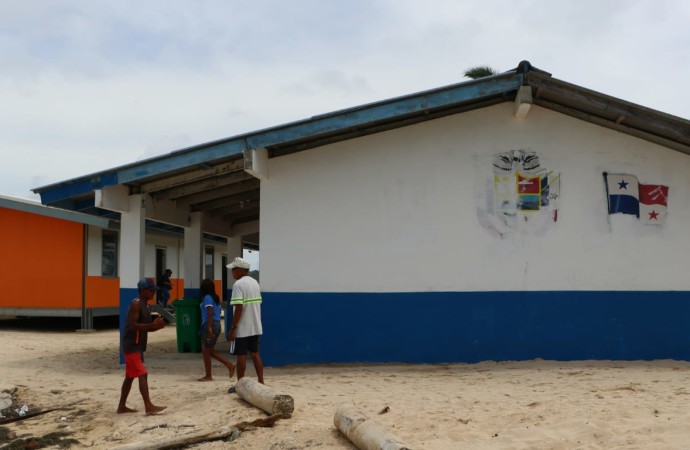 Meduca concluye instalación de 17 aulas modulares en Guna Yala