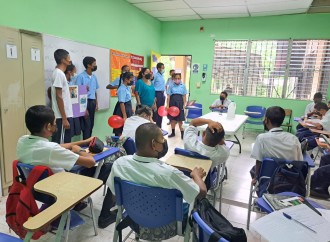Estudiantes del IPHE participan en actividades alusivas a la semana cívica electoral