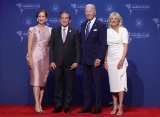 Presidente de los EEEUU da la bienvenida a Cortizo Cohen a la IX Cumbre de las Américas