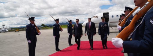 Vicepresidente Carrizo Jaén participa en toma de posesión de presidente de Colombia