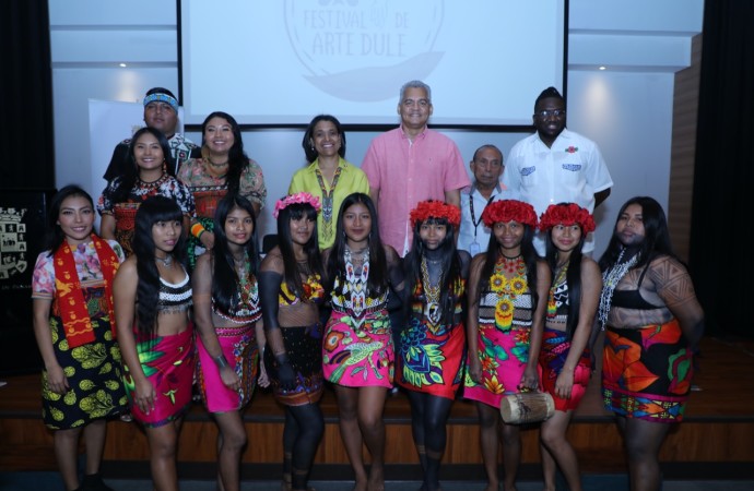 Ministra de Cultura anuncia celebración del Décimo Festival de Arte Dule