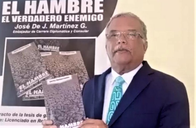 Diplomático José Martínez, presentará obra en beneficio del Banco de Alimentos de Panamá durante la Feria del Libro 2022