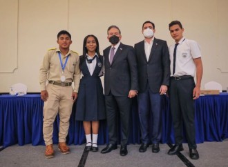Presidente Cortizo Cohen sostiene encuentro con estudiantes electos diputados de la XV Asamblea Juvenil