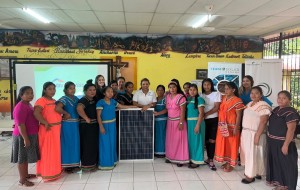 La Casa de las Baterías impulsa capacitación de mujeres en áreas rurales y comarcales en la instalación de paneles solares