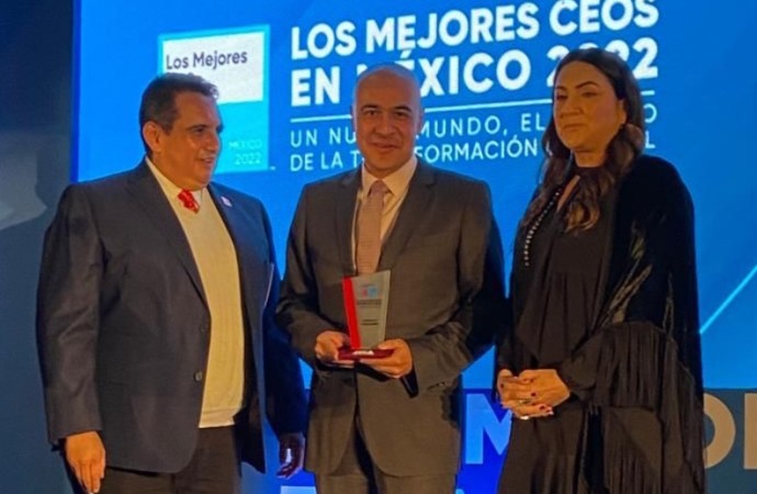 Leopoldo Ruiz de Axis recibe premio “Los mejores CEO´s de México de 2022” de Great Place to Work