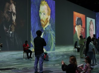 Estudiantes de Bellas Artes disfrutan exposición de obras del pintor holandés, Vicent Van Gogh