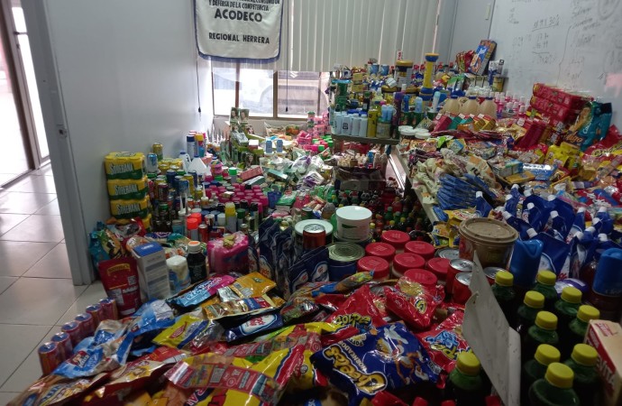 Acodeco destruye más de 4 mil productos vencidos en Herrera