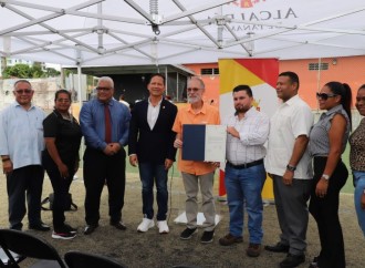 Alcalde José Luis Fábrega entrega orden de proceder para la renovación del legendario estadio Andy Alonso