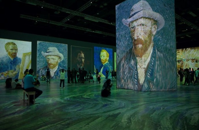 Niños, niñas y adolescentes visitan a Vicent Van Gogh de la mano del Ministerio de Cultura