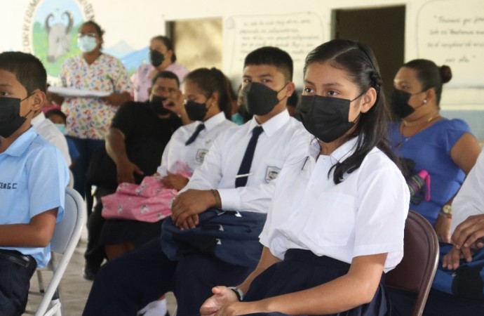 Cobre Panamá convoca a estudiantes de comunidades cercanas a la mina a postularse para programa de becas 2023