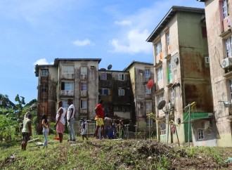 Miviot impulsa contratos para rehabilitar edificios en Curundú y Río Alejandro