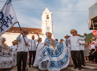 Global Bank presente y rindiendo honor a las tradiciones panameñas en la undécima versión del Desfile de las Mil Polleras