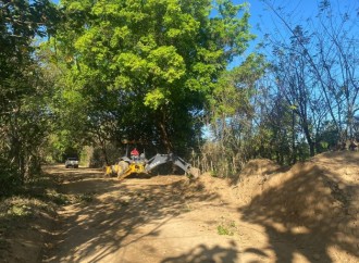 MOP inicia operativo de rehabilitación de caminos de Producción agrícola en Veraguas